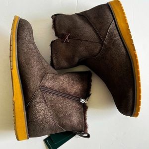 NWOT Emu Australia Merino Wool Lined Brown Boots size 9